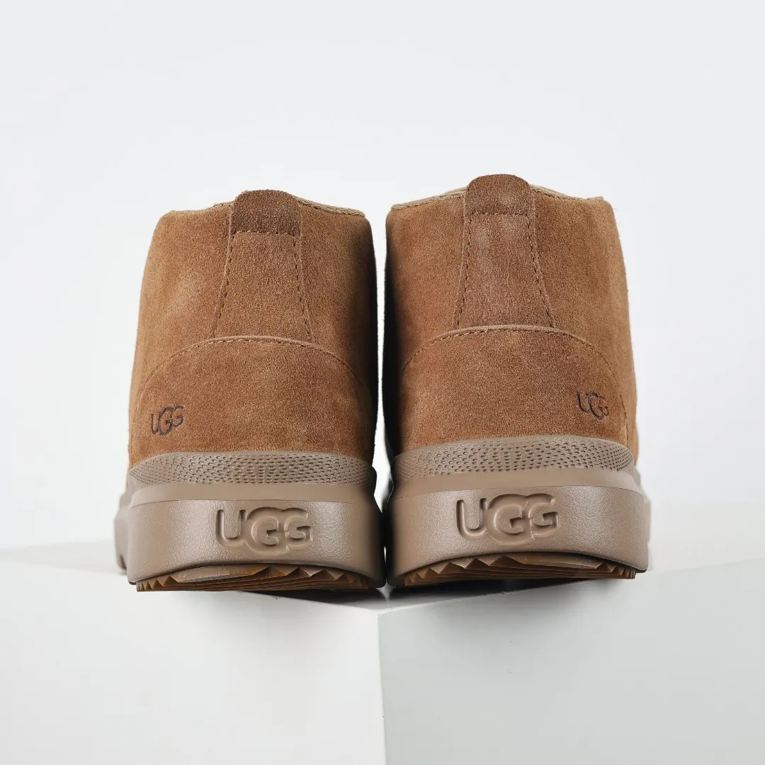 Pick up locally 💰500 Core recommended good price It is a very suitable choice for home furnishings. In the new year, uug launched a series of styles, which are partial to the preferences of young consumers and have also moved to the forefront of fashion trends. Shoe body material: water-repellent coated suede upper, 17 mm UGGPURE™ implantable wool insole, lightweight non-slip and comfortable rubber outsole, with brand LOGO and trademark, with full packaging Size: 40 41 42 43 44
